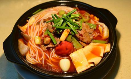 为什么女人都喜欢吃麻辣烫和米线?吃货的世界你不懂