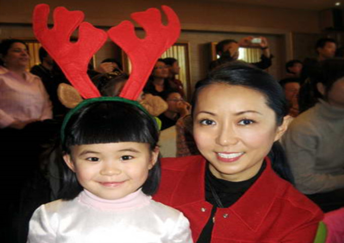 八岁登台九岁红,事业跌宕起伏,五十二岁恋二十五岁小男友超幸福