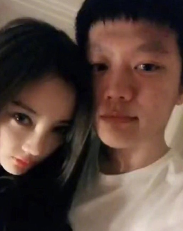 李小璐分享加州旅行动态 秒删图片疑与pgone有关