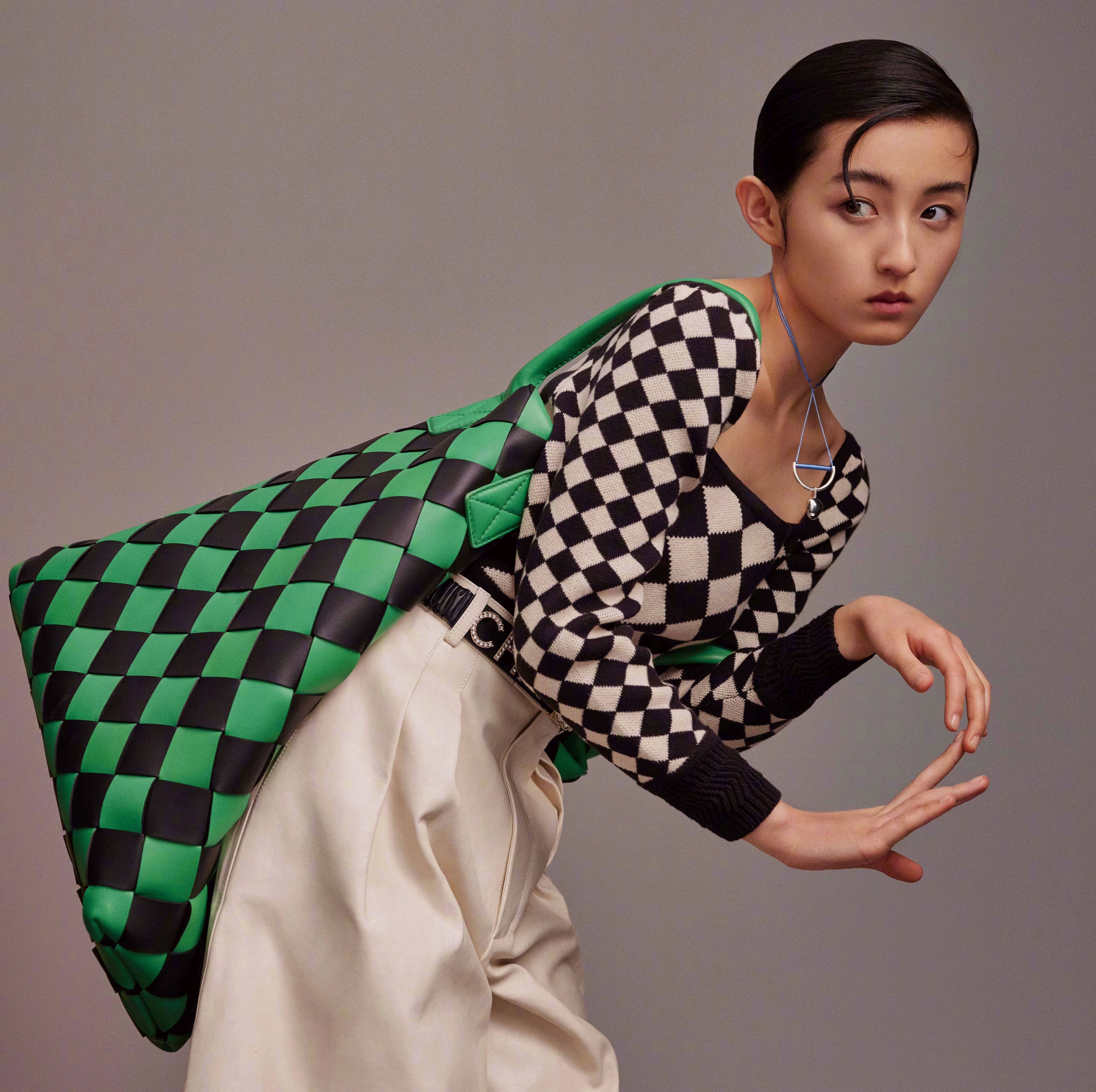 张子枫《instyle优家画报》,眉宇间透露少女们特有的机灵和调皮