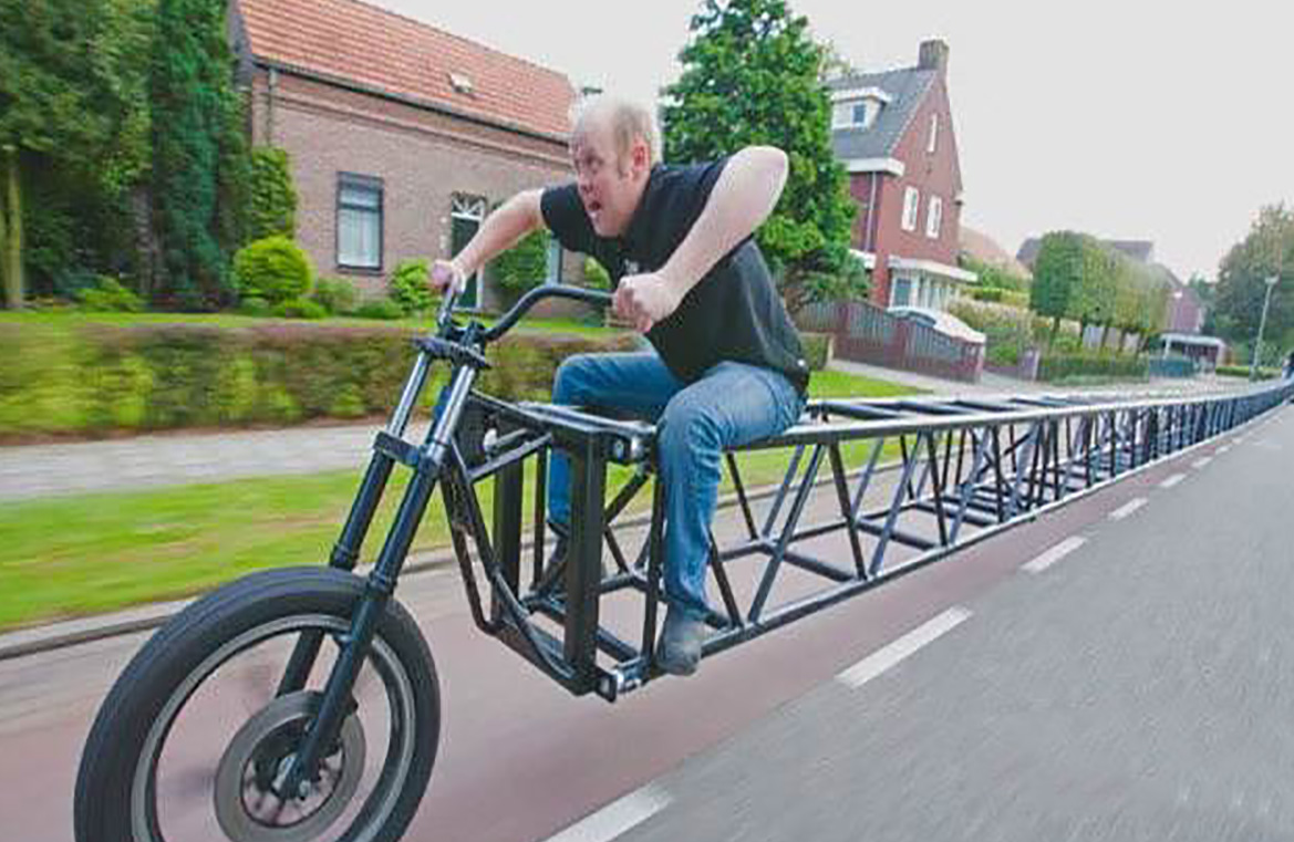 世界上最长的自行车,必须要两人才能骑行,这样的发明有什么用?