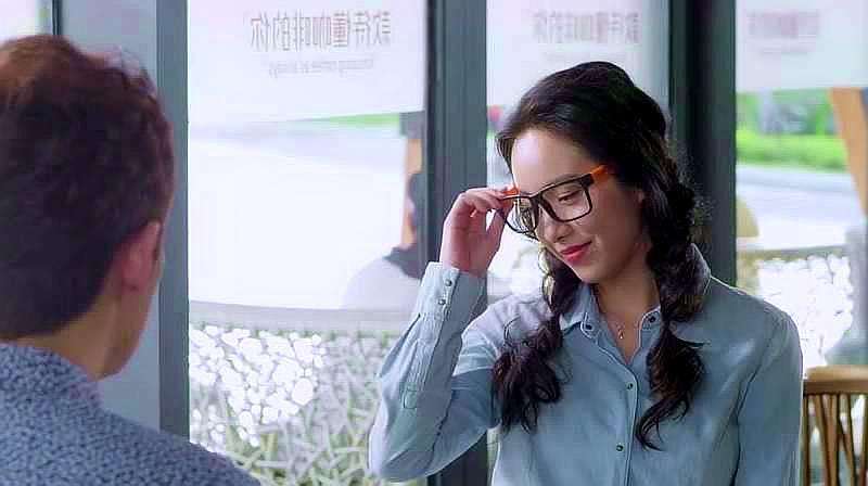 丑女 相亲很满意 怎料摘下眼镜脱下衬衫 竟把隔壁美女看傻眼 好看视频