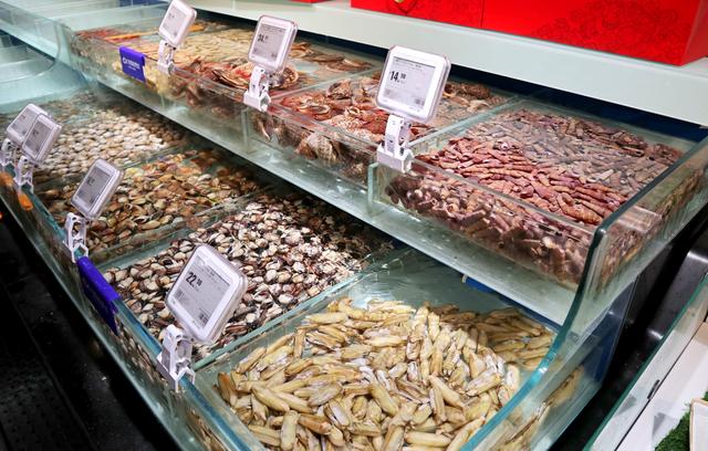 李沧新开的生鲜超市,海鲜现卖现吃,38一份的海鲜炒饭量大两人食