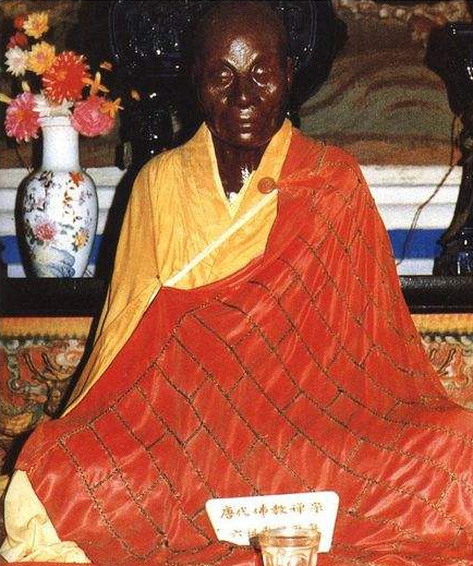 山西寺庙供奉15尊肉身活佛,皆是高僧得道坐化而来,几十年没变化