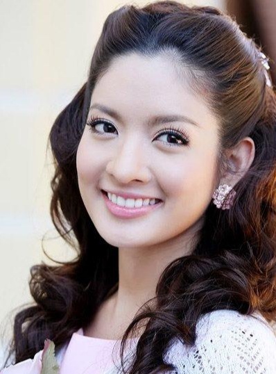 泰星女神aff陪家人出游后,回应前夫和matt关系