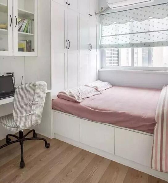 榻榻米连体书桌装修,真是超省空间,以后的房子就这样装修!