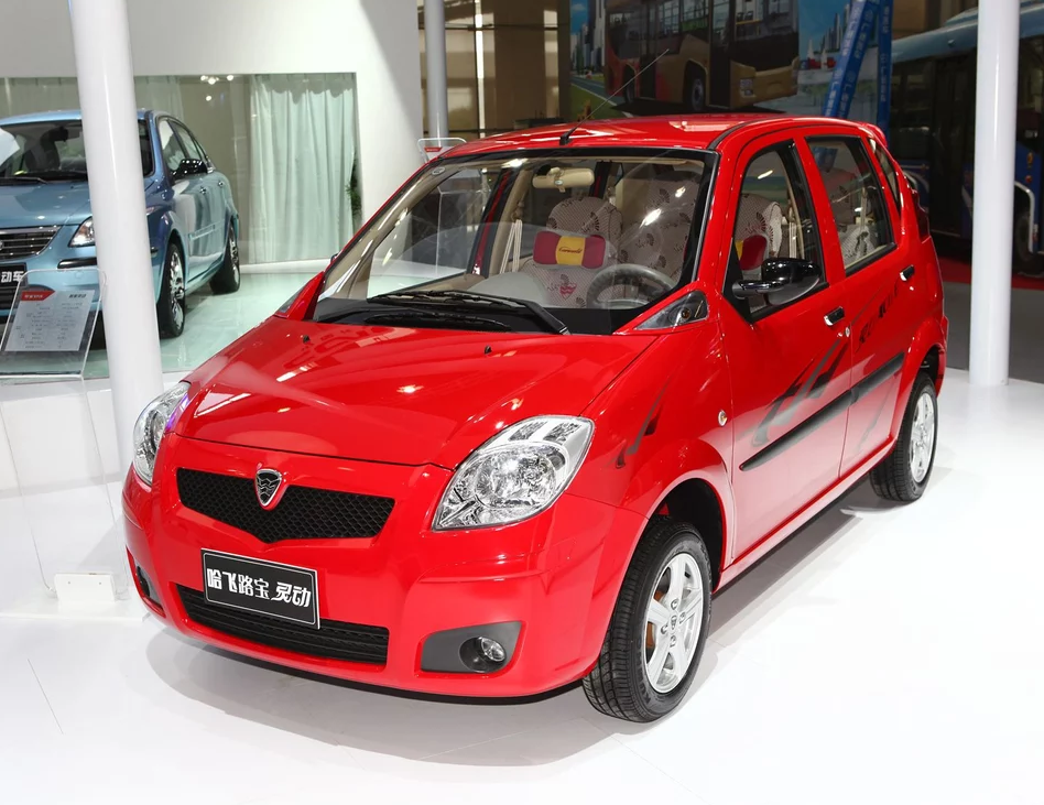 哈飞汽车-路宝,外观棱角分明,大气硬朗,适合气质女神!