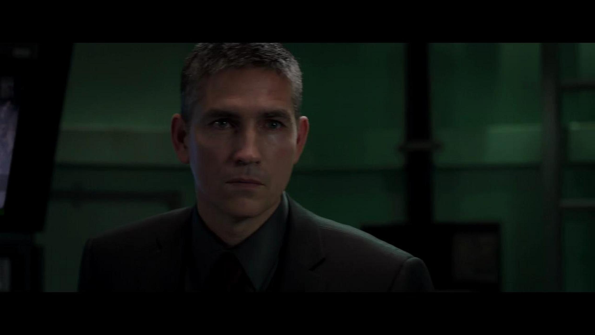 《金蝉脱壳》中詹姆斯·卡维泽饰演的监狱长,比李四叔还要帅.