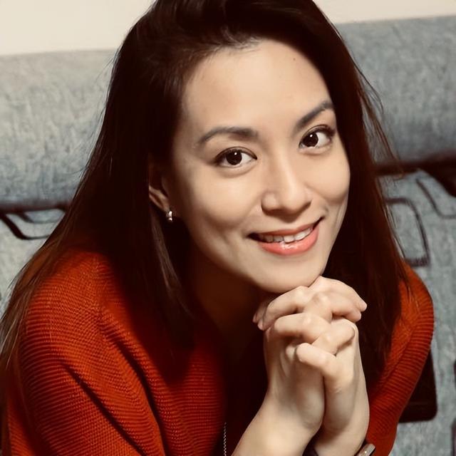 35岁女演员周雳岑意外离世,陈乔恩丈夫出席告别仪式,现场照曝光