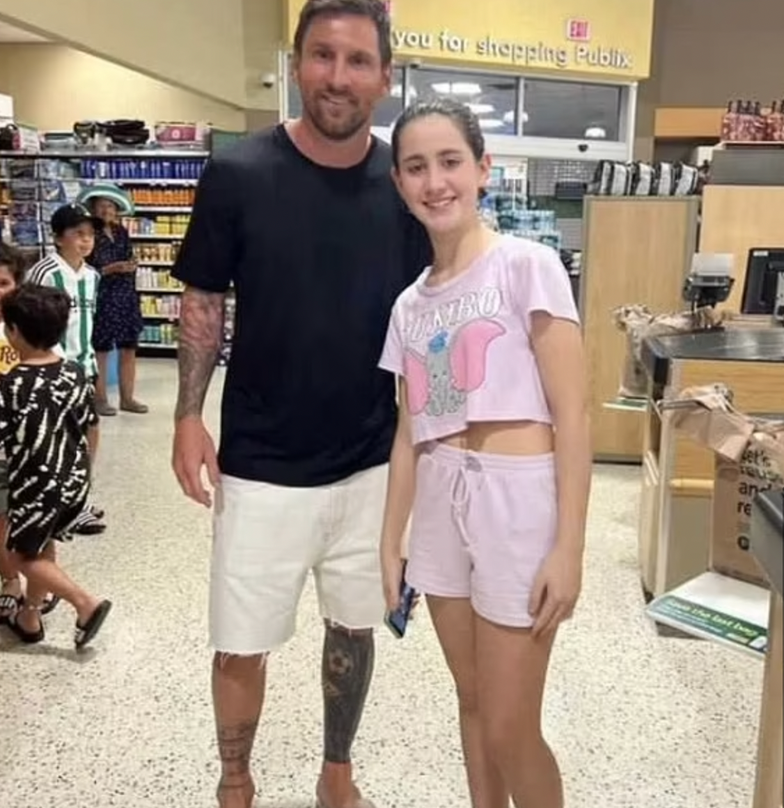 梅西在南佛罗里达州的第二天就在美国连锁超市 publix 购物