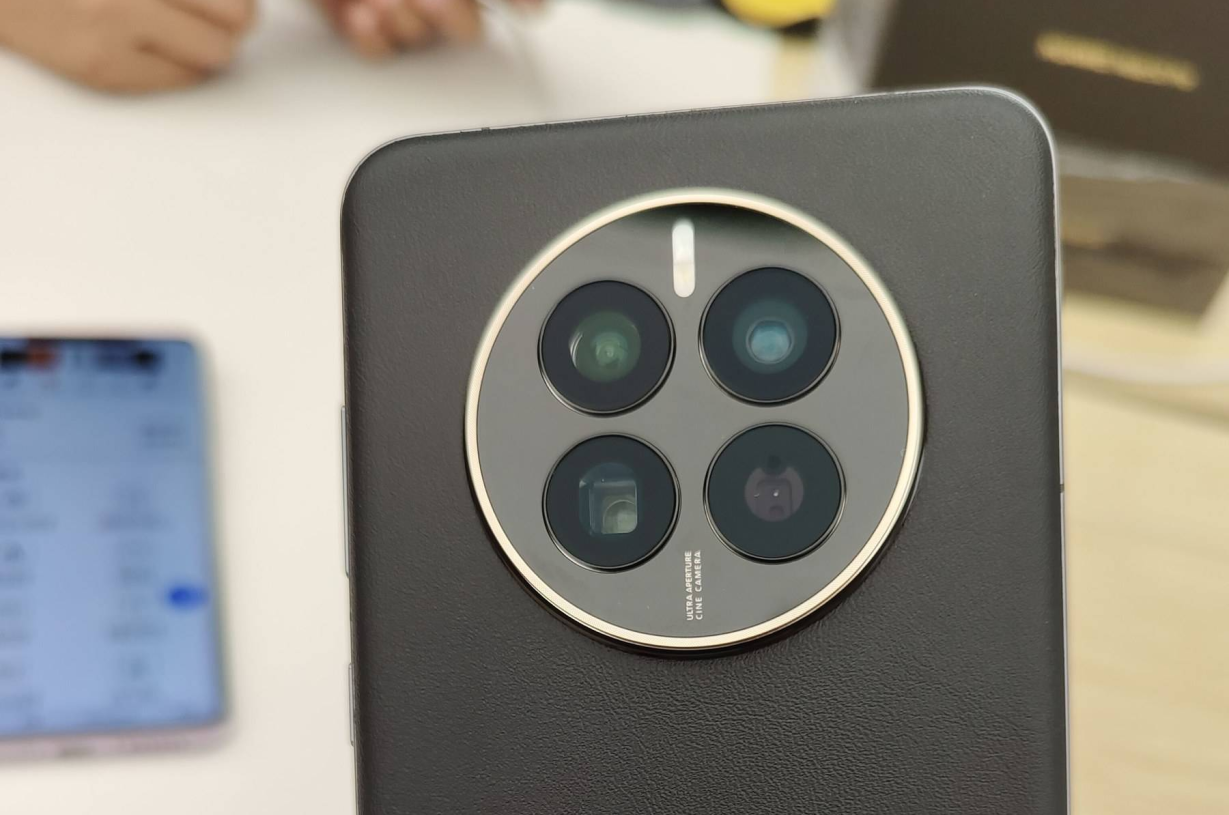 需要“反思”了！iPhone 14可以卖高价，华为凭什么不可以？