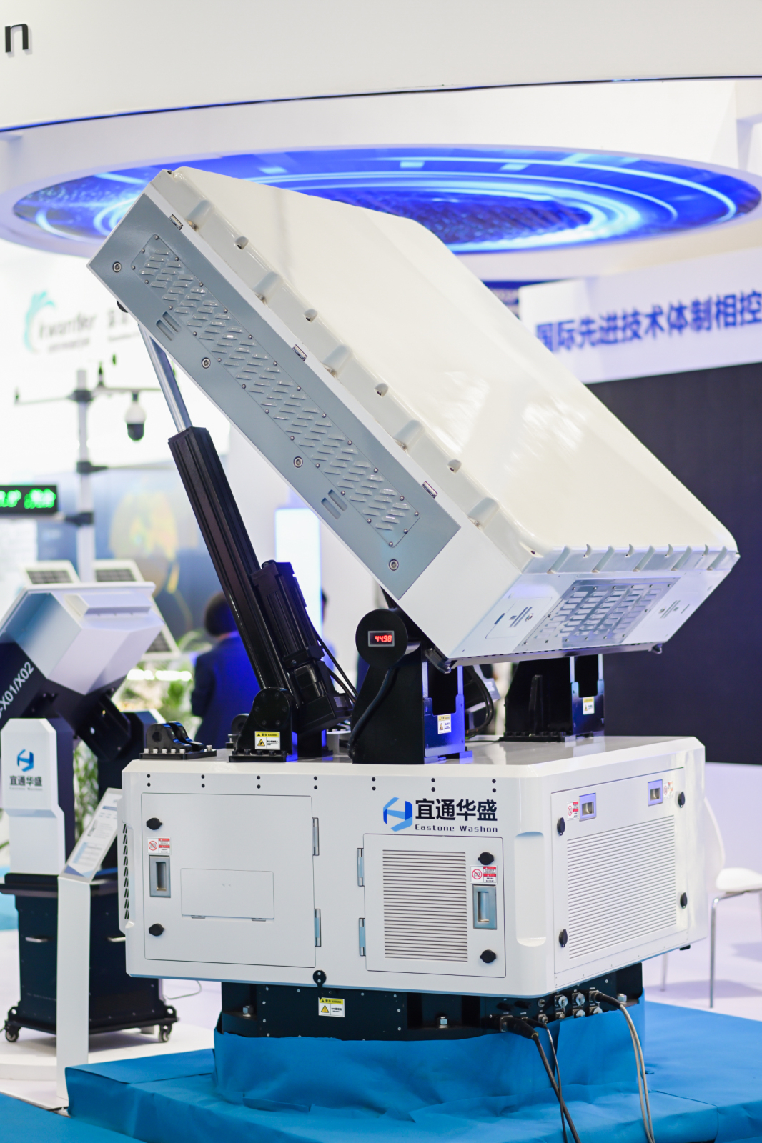 宜通华盛相控阵天气雷达亮相中国气象现代化建设科技博览会