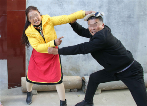 回顾 麻永东走下法庭 含泪与母亲告别后被押法场 行刑前表情镇定