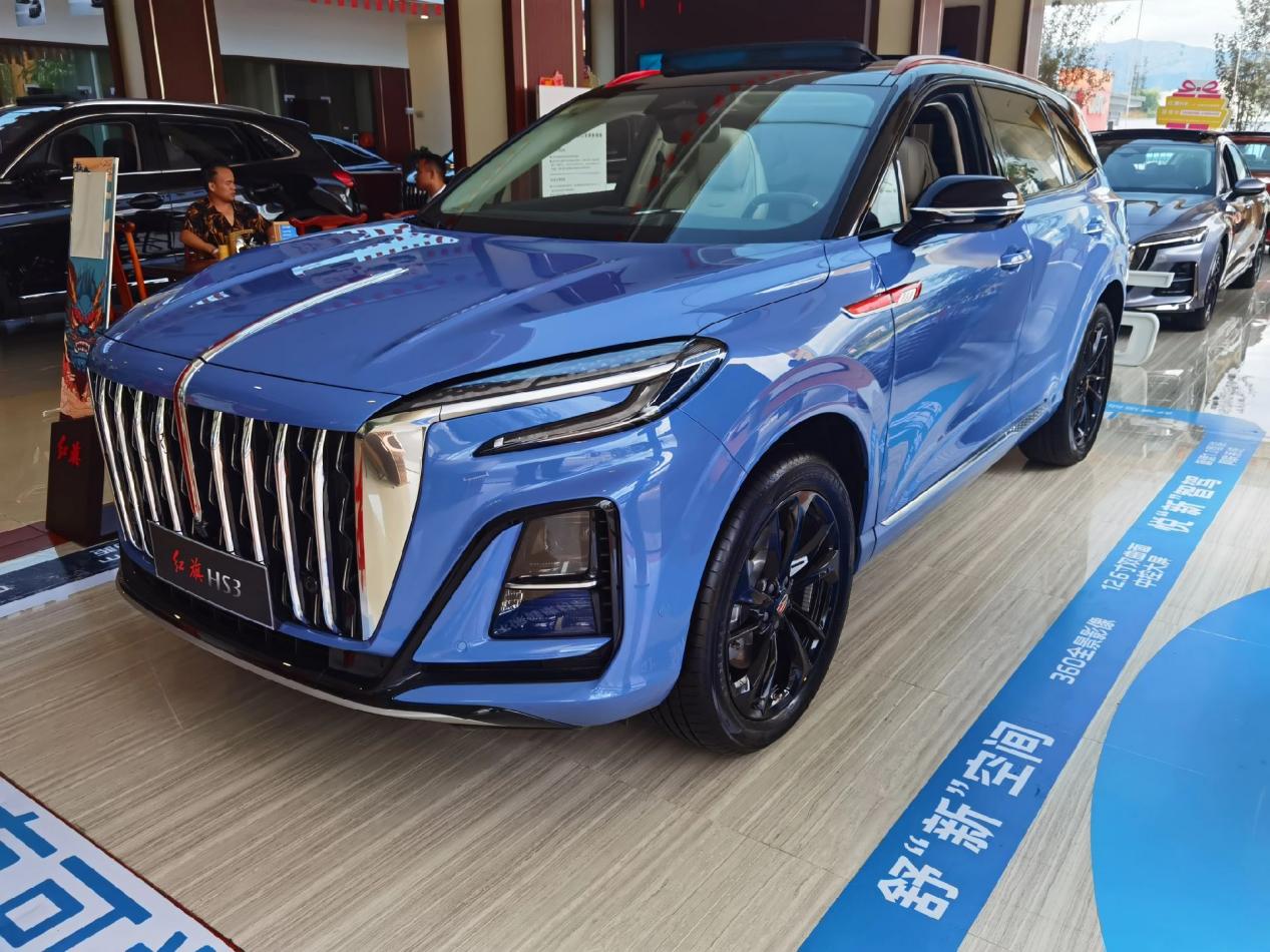 全新红旗hs3到店实拍,新车将于7月中旬正式上市,搭载2.0t发动机