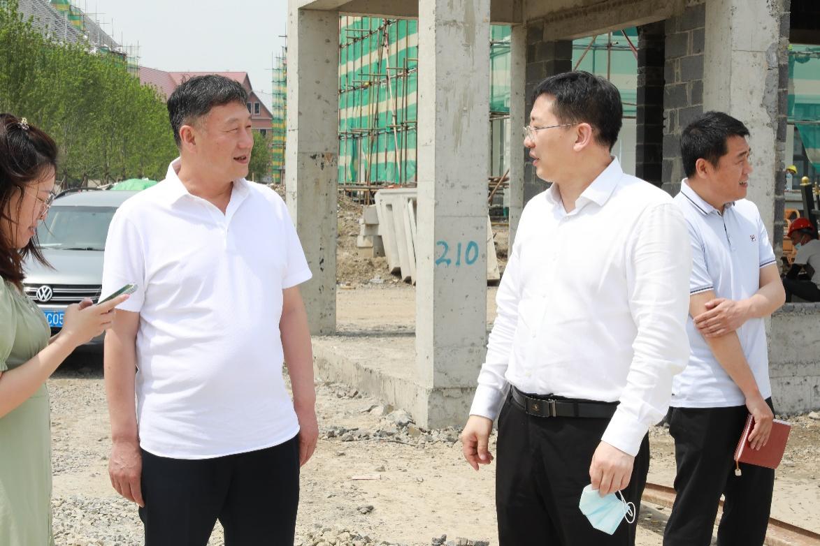 道外区常务副区长刘福鹏领导一行莅临宜康康养中心走访指导工作