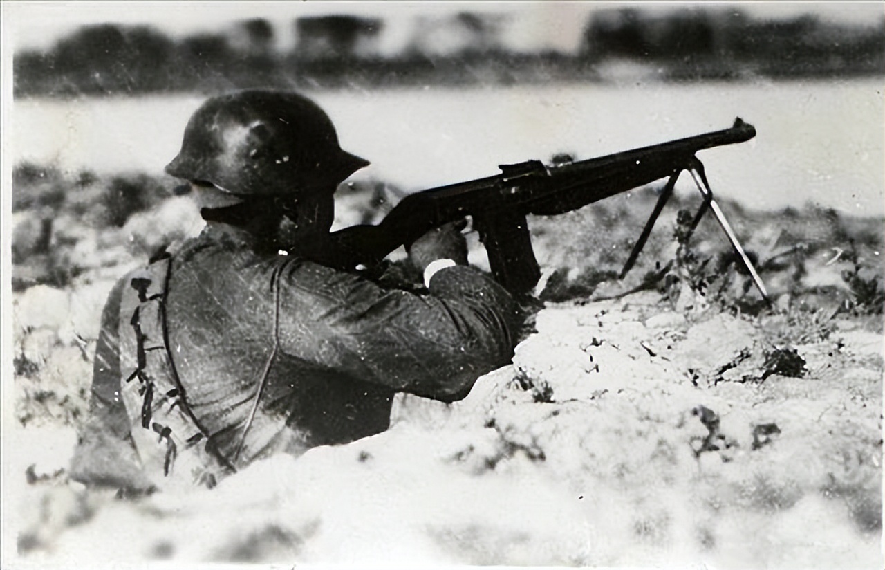 启拉利ke7轻机枪,红军缴获了一些,长征途中起到了大作用