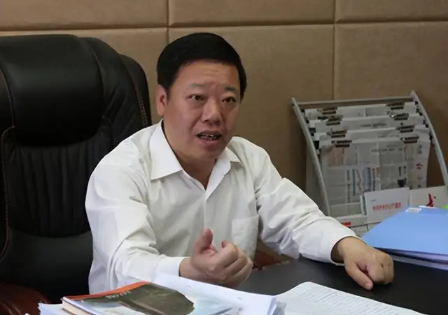 案例:"双面书记"王四华:提拔有前科下属,热衷作秀贪961万