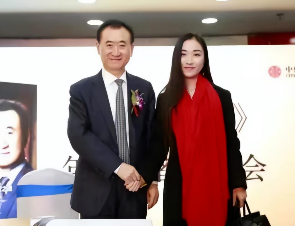 王健林女秘书:每月工作15天,年薪100万,连王思聪的面子都不给