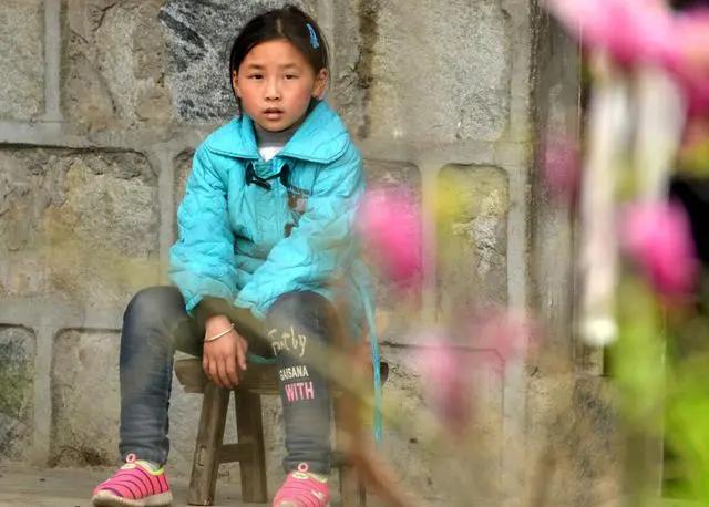 农村留守女童受侵,重庆市出重拳打击,向女孩伸手的罪犯须严惩