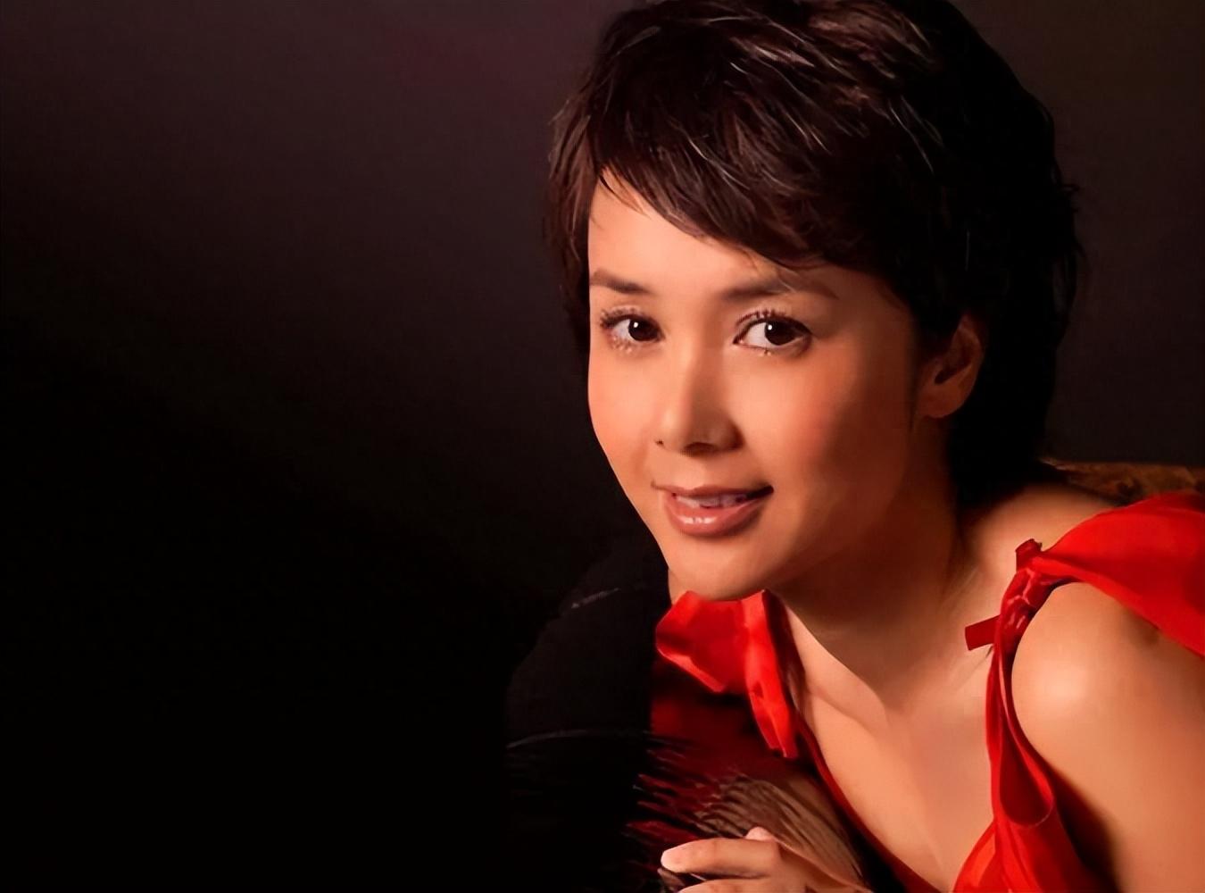 蒋雯丽展现出一个女演员在爱情与事业中不屈不挠的斗争精神