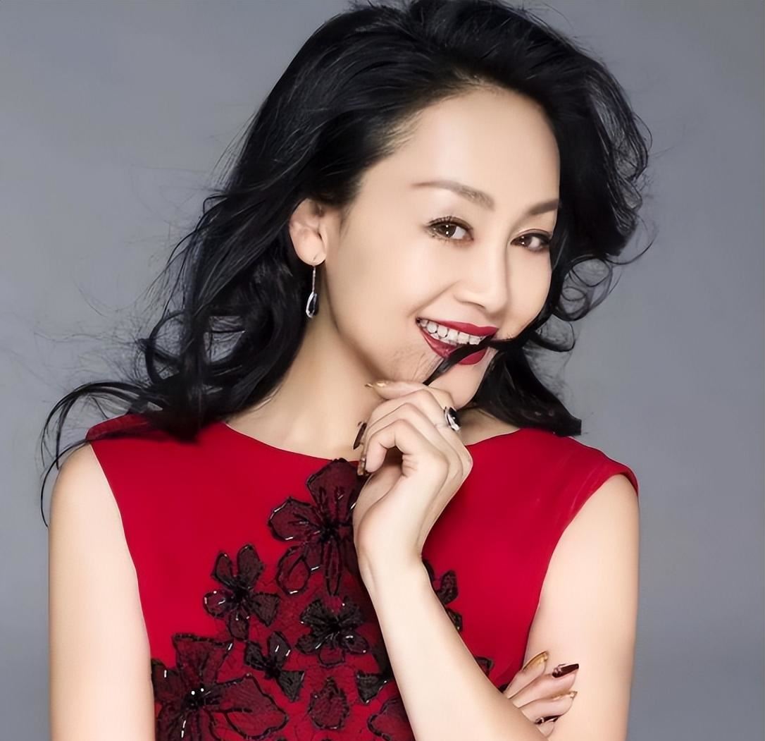 著名演员王姬:不图名不图利,只求自己能比儿子多活一天