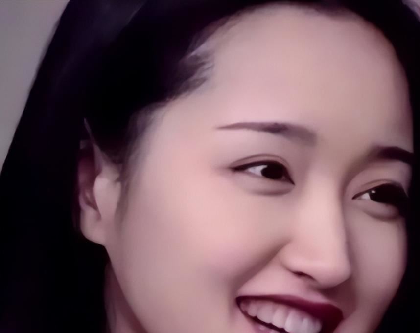 杨钰莹3个孩图片