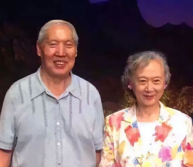 京剧演员钱浩亮:与曲素英相伴多年,他晚年瘫痪她患癌,生活艰难