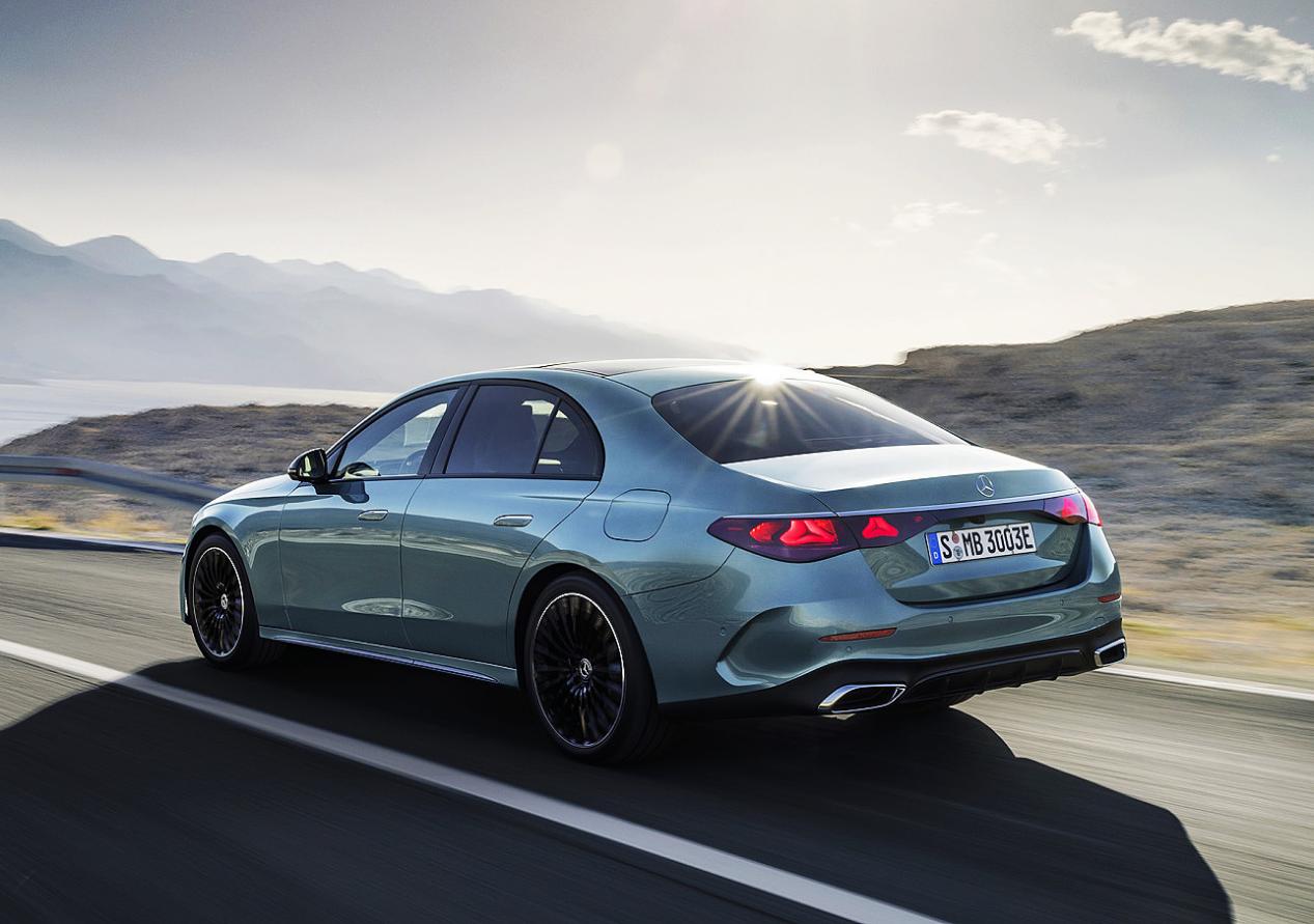 奔驰e级最后一台燃油车——w214新款奔驰e级