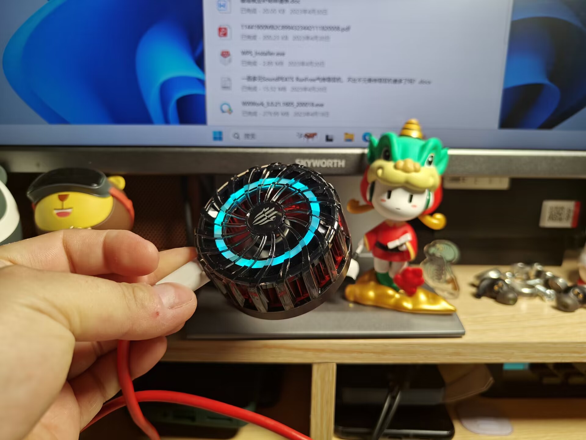 散热真英雄?红魔磁吸散热器4 Pro,告别发烫!