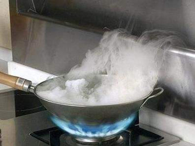 炒菜油烟危害大,pm2.5已成隐患,如何降低伤害?