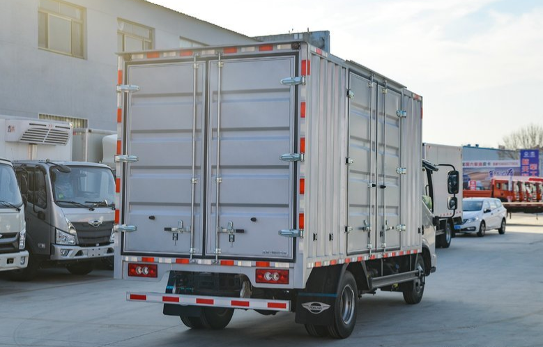 5升排量的合规轻卡!北汽福田时代领航5售价10万起