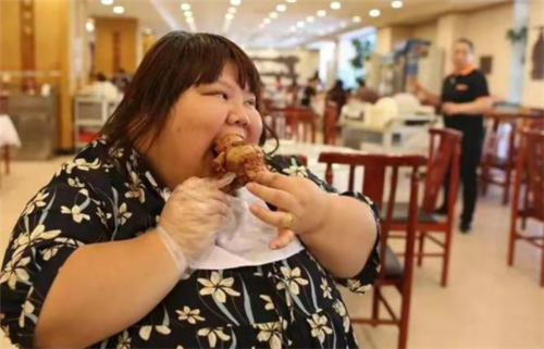 回顾:浙江美女被丈夫喂成330斤胖子,以为是爱,其实是温柔陷阱