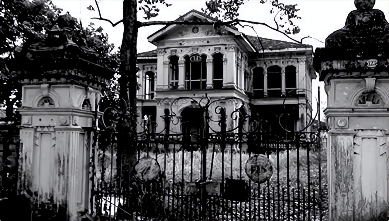 法国绝色美人布兰奇:被母亲用铁链锁阁楼25年,被救后不会说话