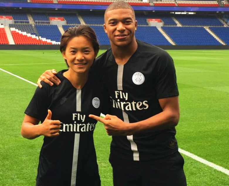 中国女足大胜!"姆巴佩王霜结婚"的词条上热搜,谁来救救水庆霞