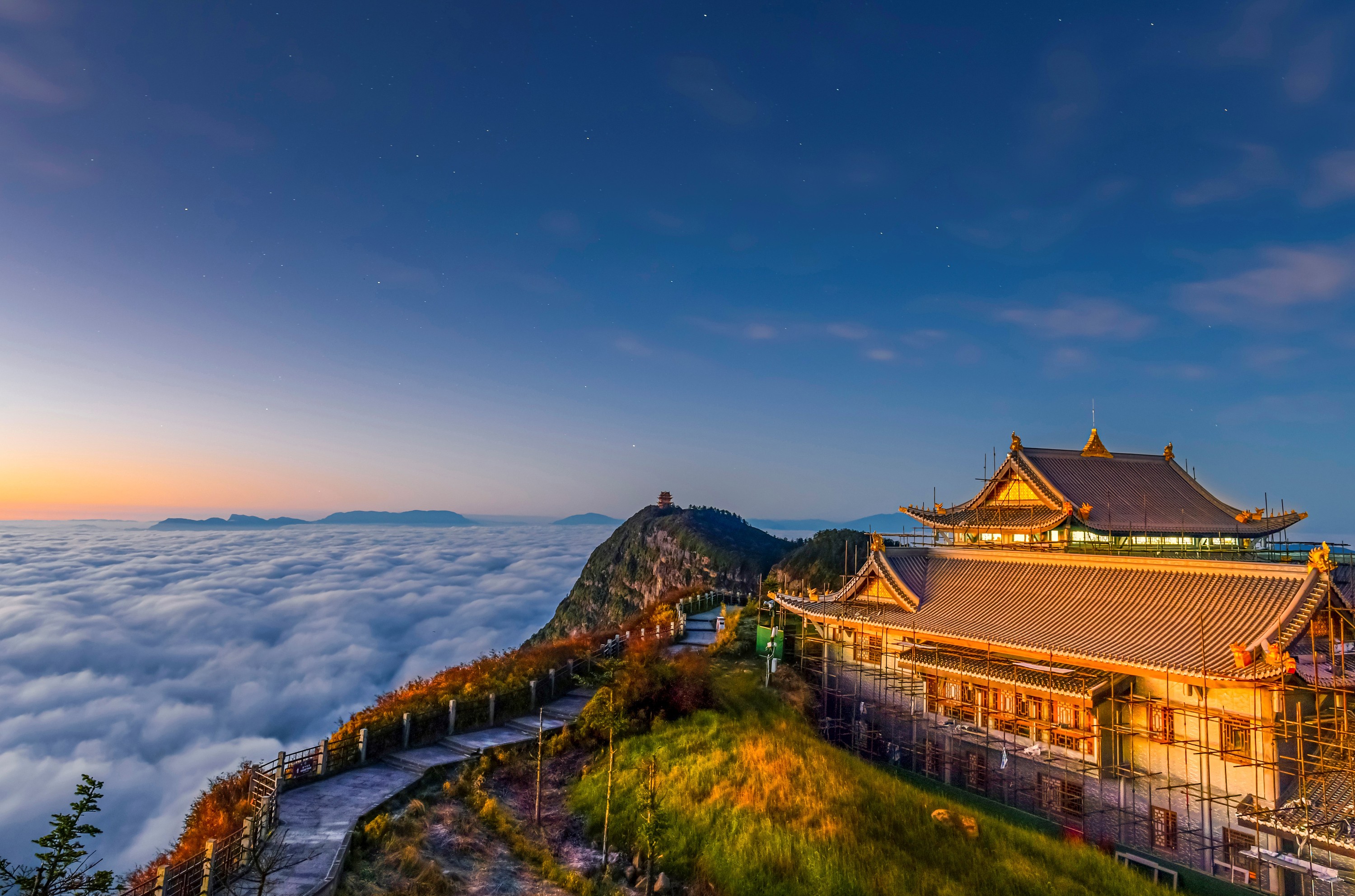 四川峨眉山风景区,闻名天下,到底有多美呢?