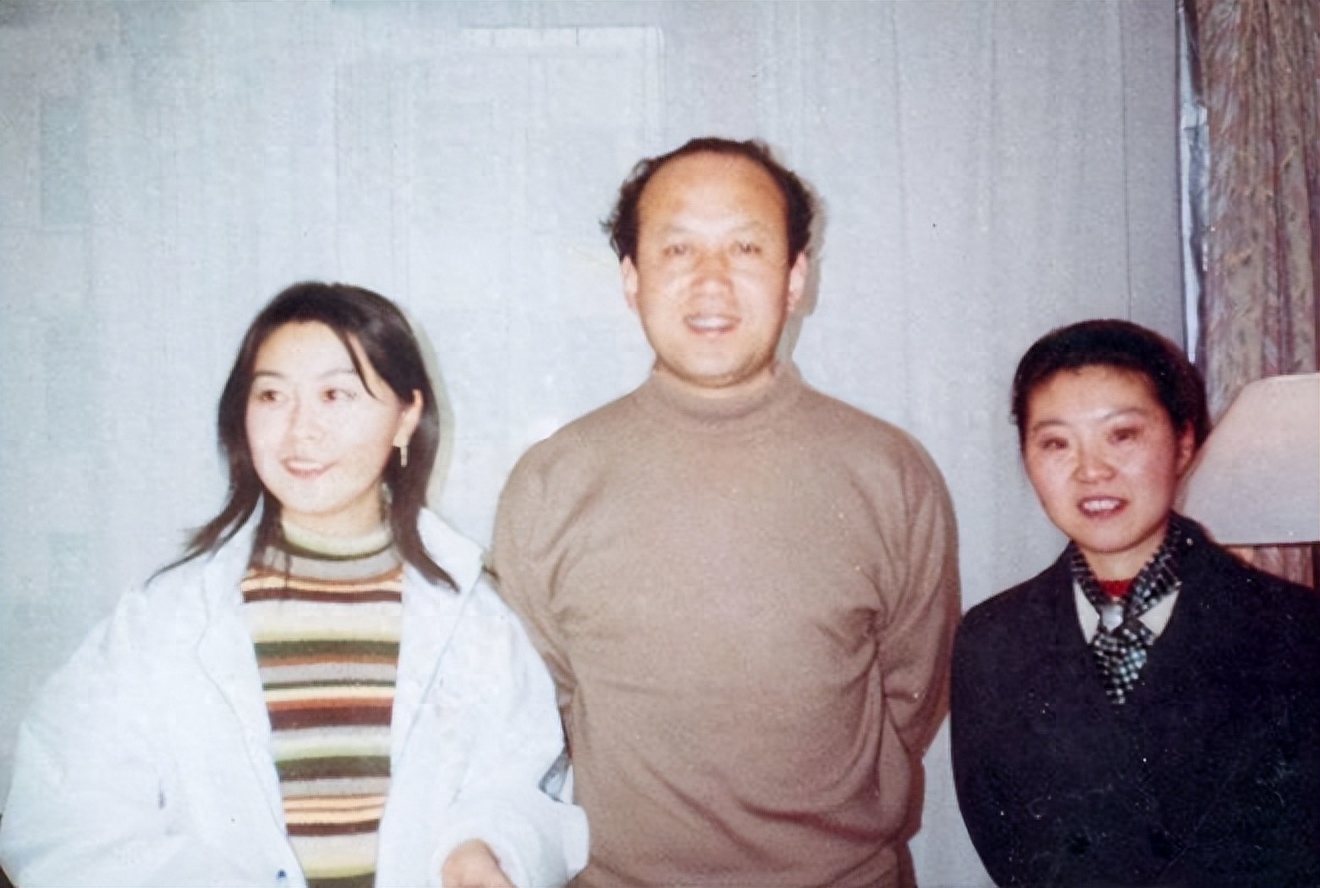 原来郭达的妻子是她,难怪能大红大紫,20次登上春晚