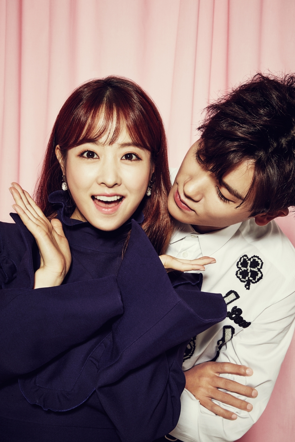 《大力女子》朴炯植朴宝英情侣画报回顾!狗狗cp甜度超标爆炸可爱