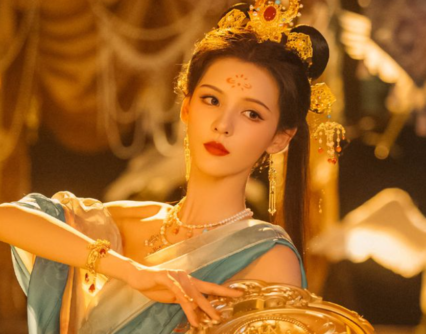 女星敦煌造型大盘点,杨颖美艳白鹿神性她最有异域风,你最爱谁?