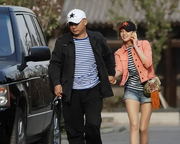 貌美如花的女演员孔琳,历经三段感情,54岁也不打算步入婚姻