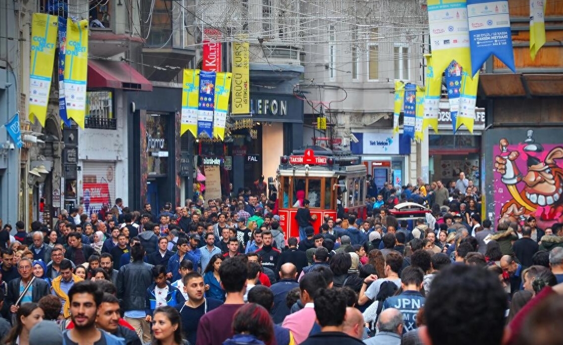 沙特阿拉伯的"现状",这么有钱的国家,脏活累活谁来做?