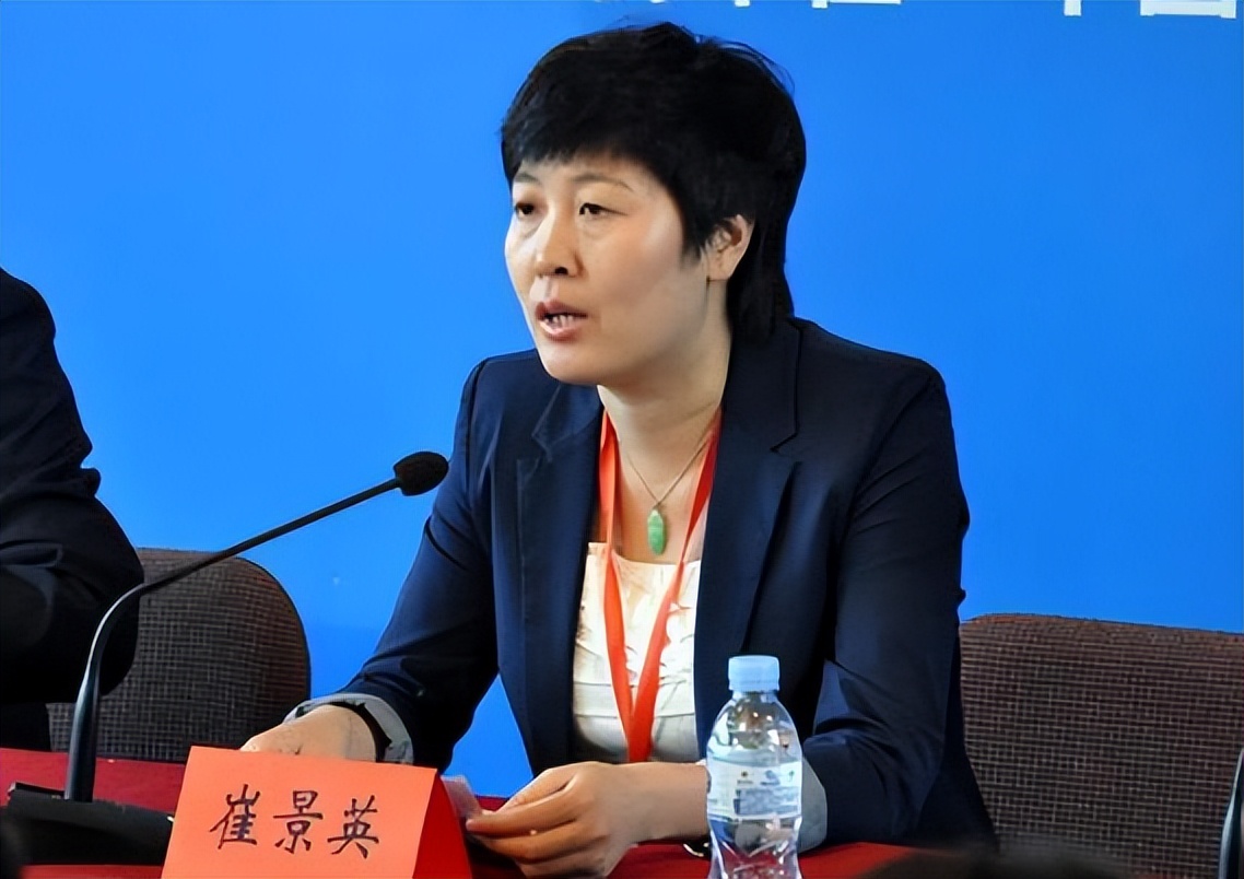 现任乌海市市长崔景英,47岁成市长,堪称女中豪杰,年轻有为