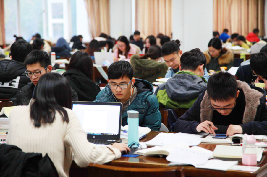 河北8名大学生办补习班,本想赚一些生活费,没想到却被举报了