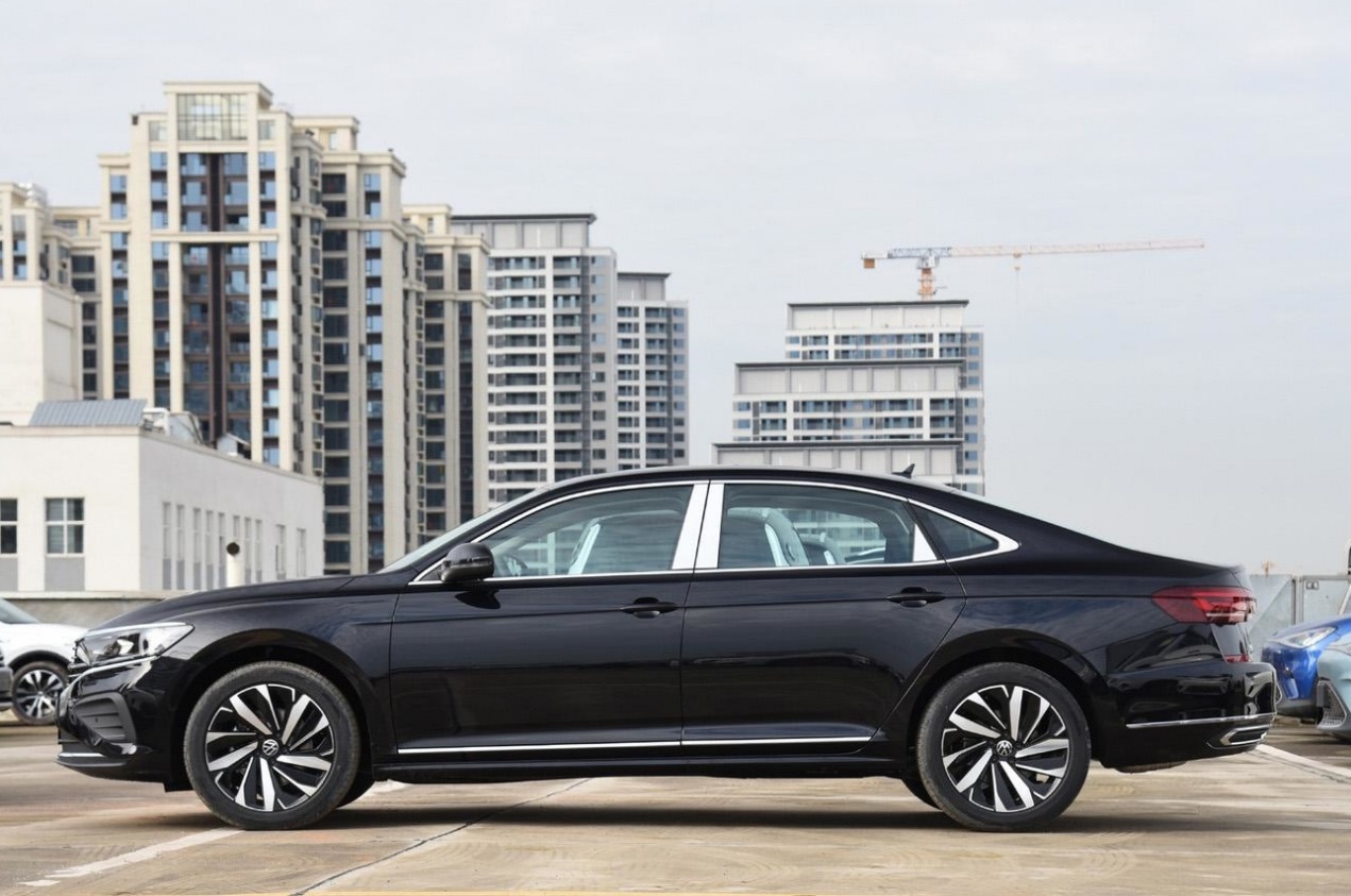 2024款帕萨特380tsi精英版比330tsi精英版仅贵了3000元,怎么选?