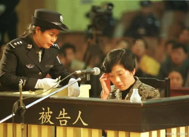 案例:湖南女贪官蒋艳萍:敛财千万,狱中意外怀孕躲避死刑