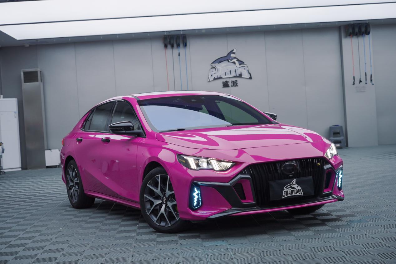 传祺影豹贴上甜菜根紫改色膜,令人心动的绝绝紫!