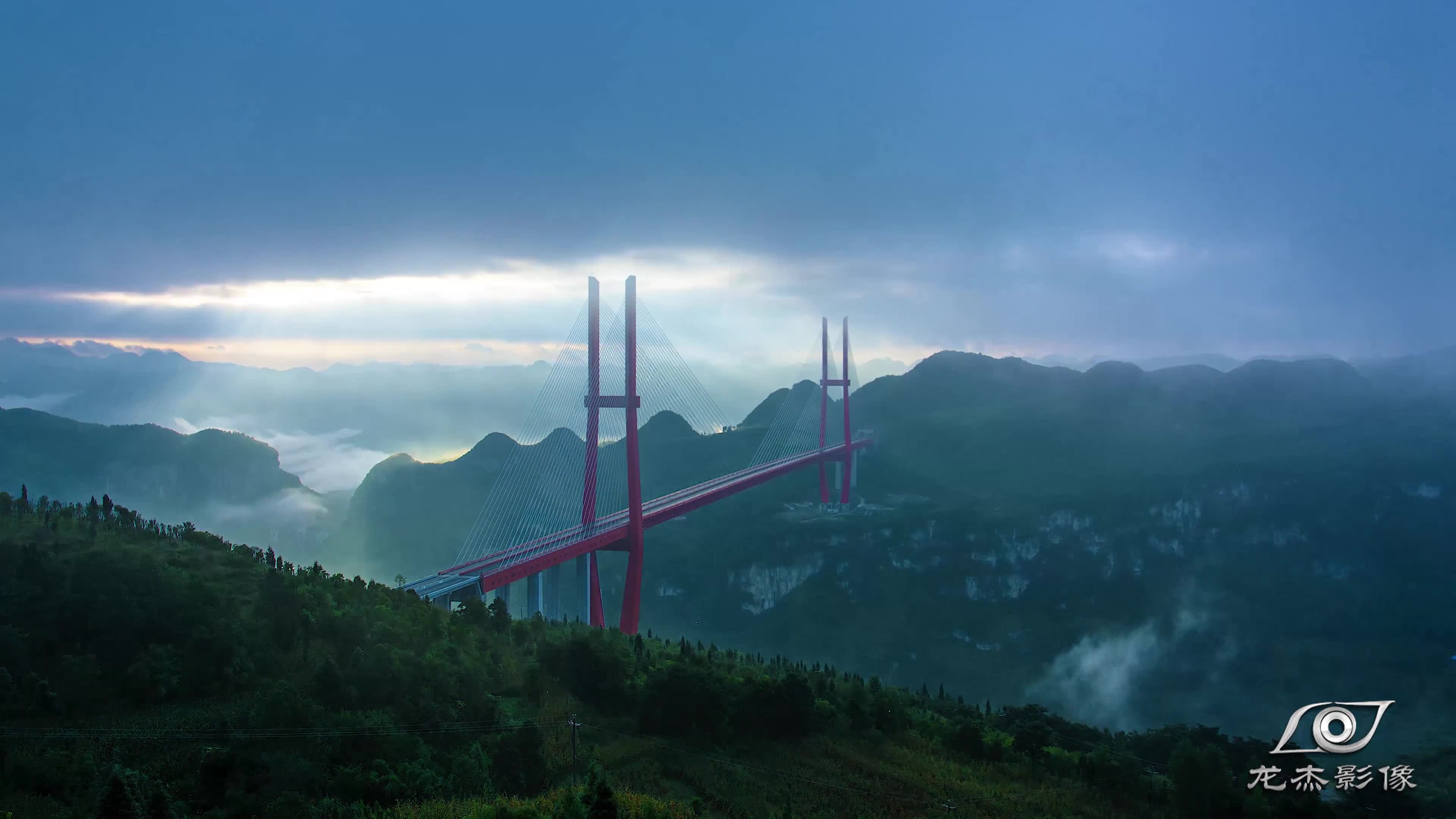 8亿,世界跨度最大的钢桁梁斜拉桥!