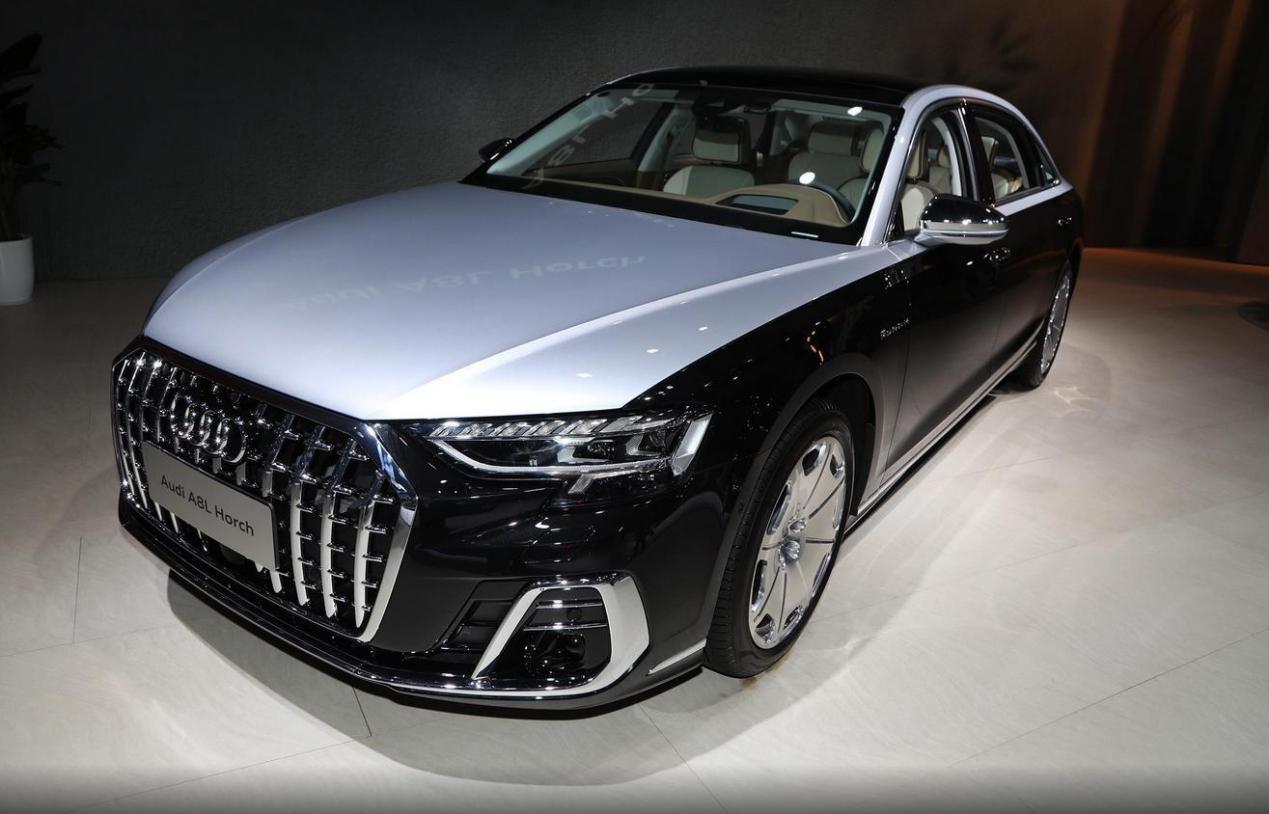 大饼轮毂小高级,双色车身让人迷,奥迪a8霍希不如迈巴赫s级?