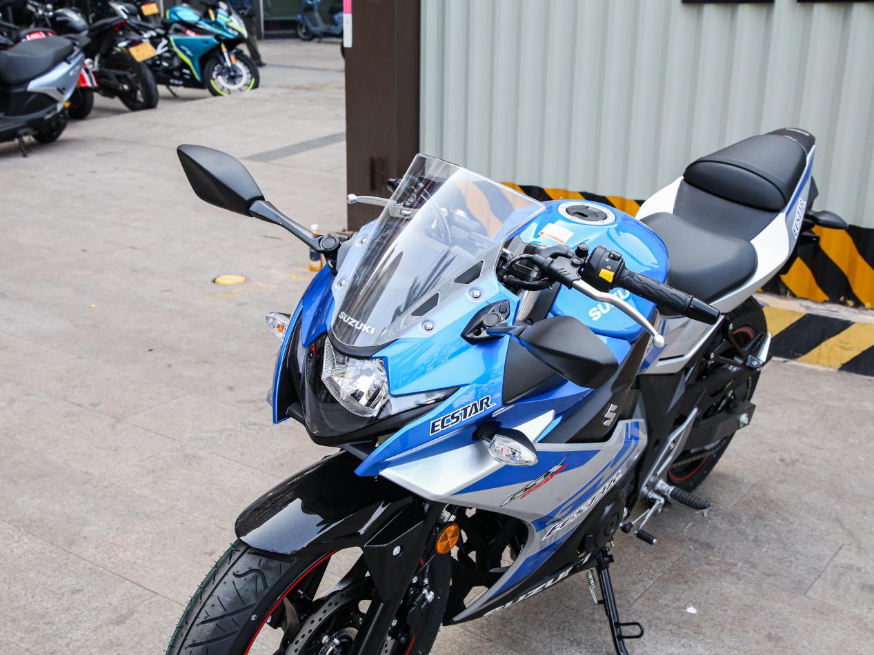 热门摩托车鉴赏,豪爵铃木,gsx250r