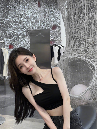突发!冯提莫深夜曝癌症晚期,病源或因王思聪,怕父母知晓苦隐瞒