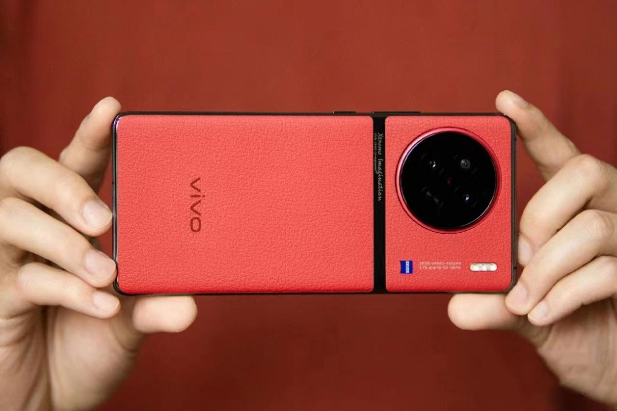 vivo x100 pro 传来消息:已有18g 1tb大存储,120倍蔡司变焦